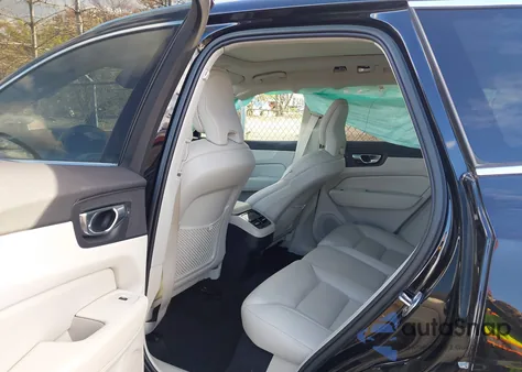 2023 Volvo Xc60 B5 Ultimate Bright Theme from USA, damaged, VIN YV4L12RA3P1383371